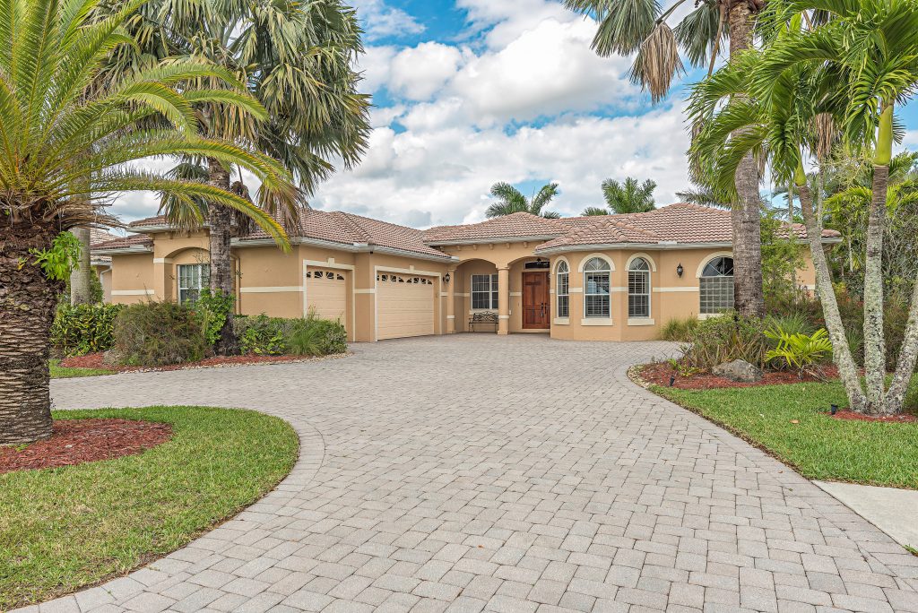 valencia lakes pool home print 001 8 front 4200x2804 300dpi Naples Best Addresses