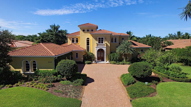 2558-escada-court-naples-fl-small-001-2-aerial-666x375-72dpi