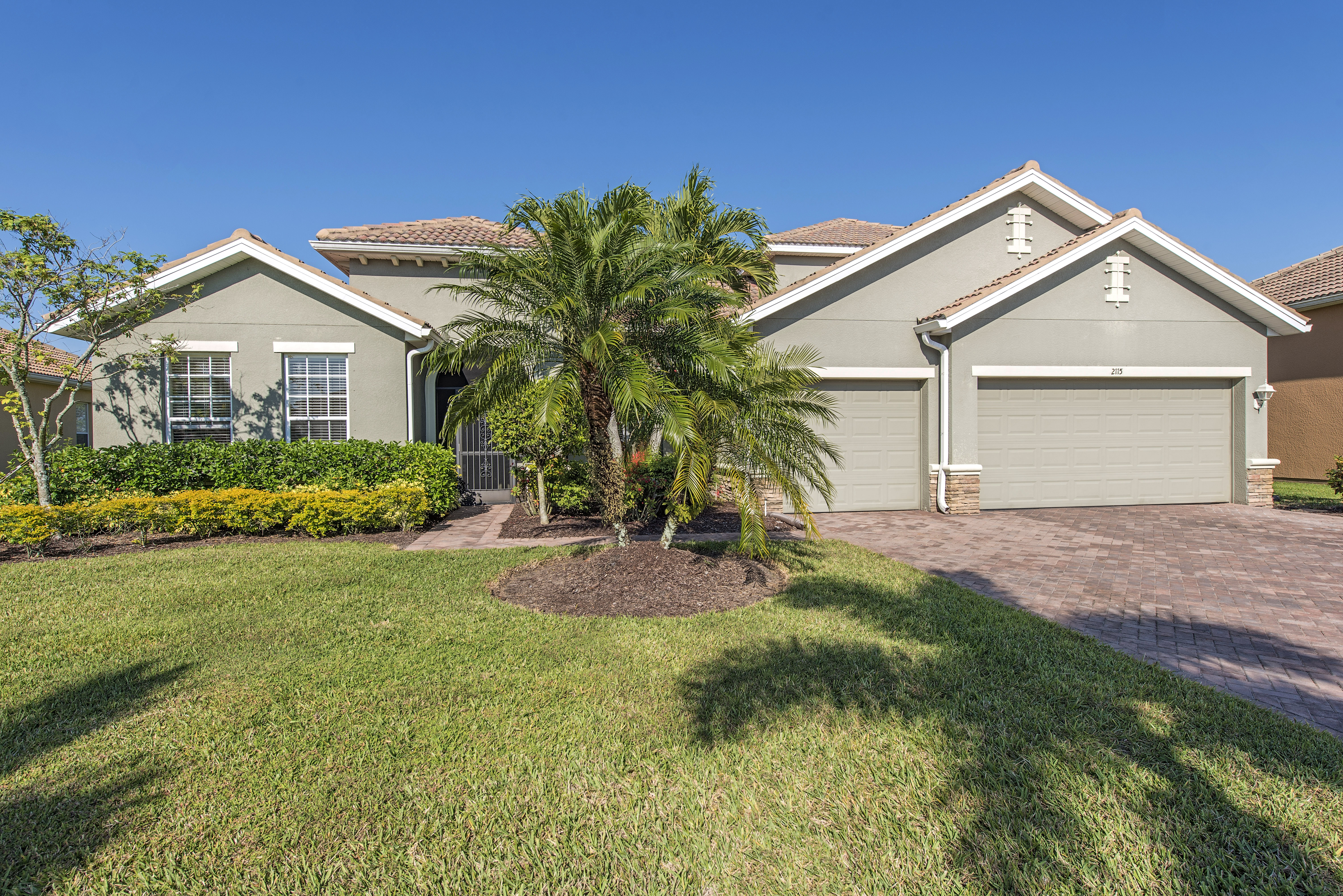 2115 Grove Drive Naples FL-print-001-9-Front-4200x2804-300dpi.jpg