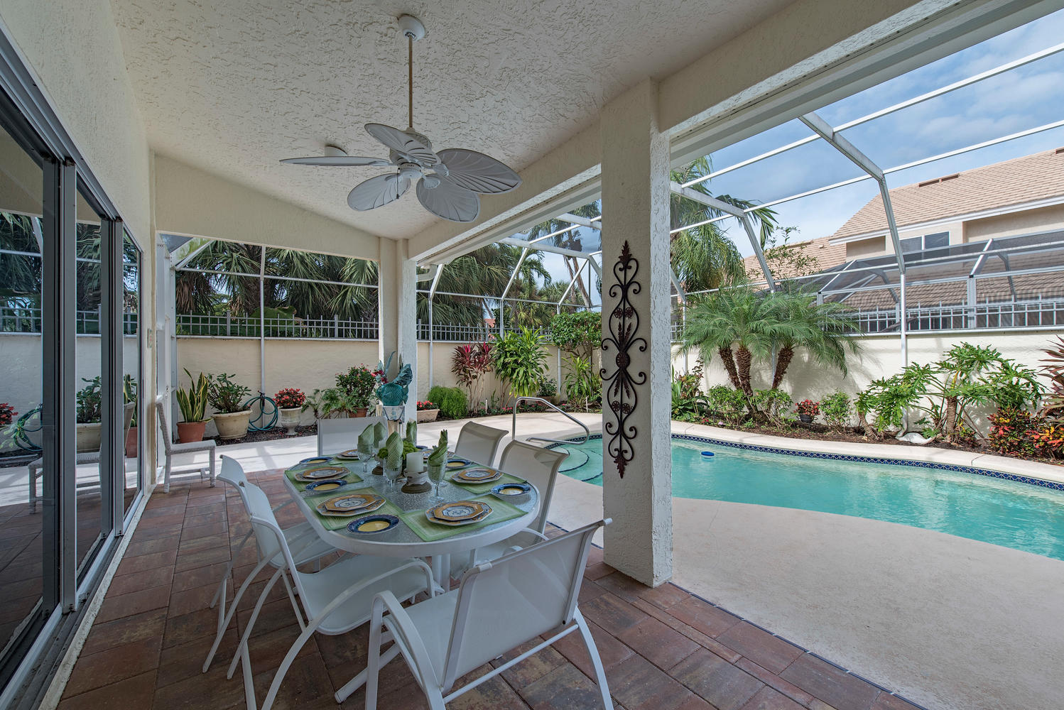 2216-paget-circle-naples-fl-large-011-12-patio-1499x1000-72dpi