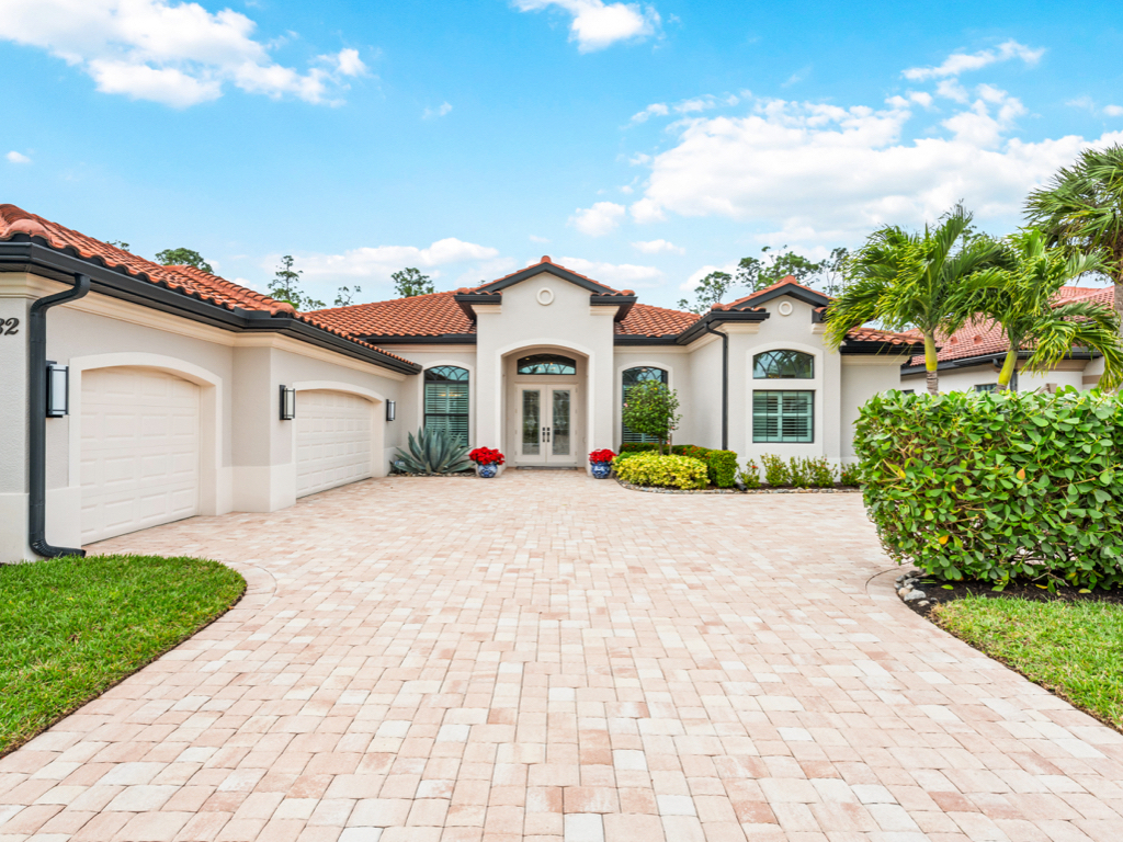Gorgeous Home in Bonita Lakes – Just Listed!